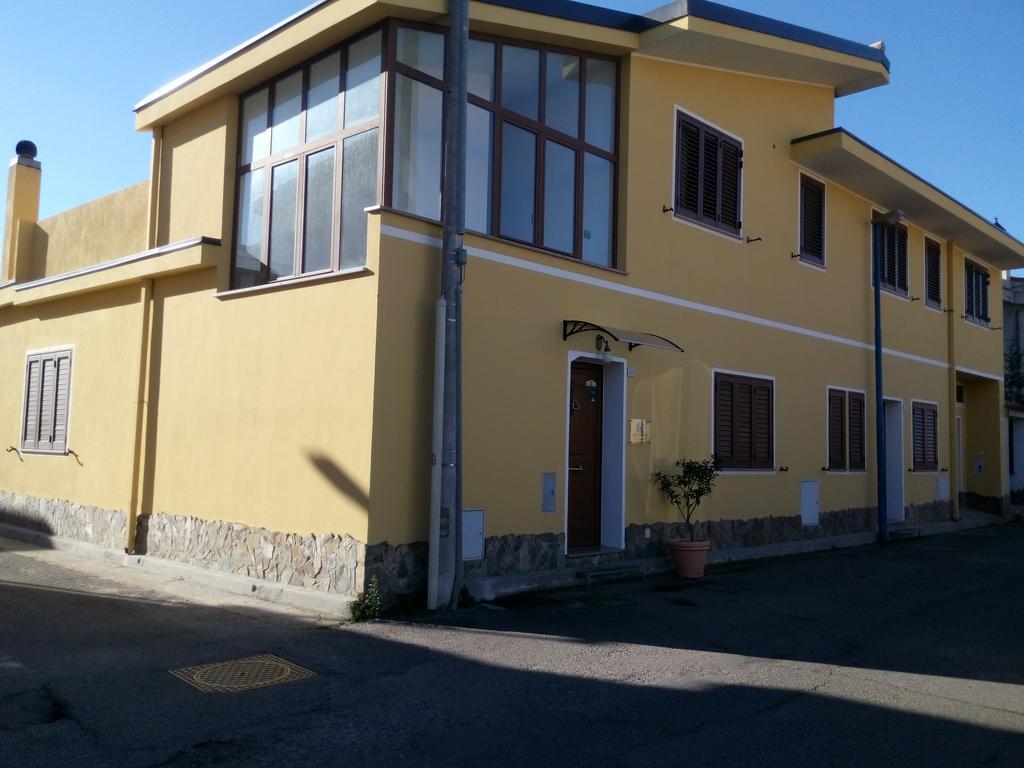 Casa Vacanze Rose E Fiori Sardegna ซาน วิโต ภายนอก รูปภาพ